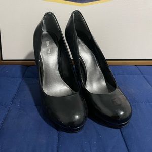 Black Nine West heel